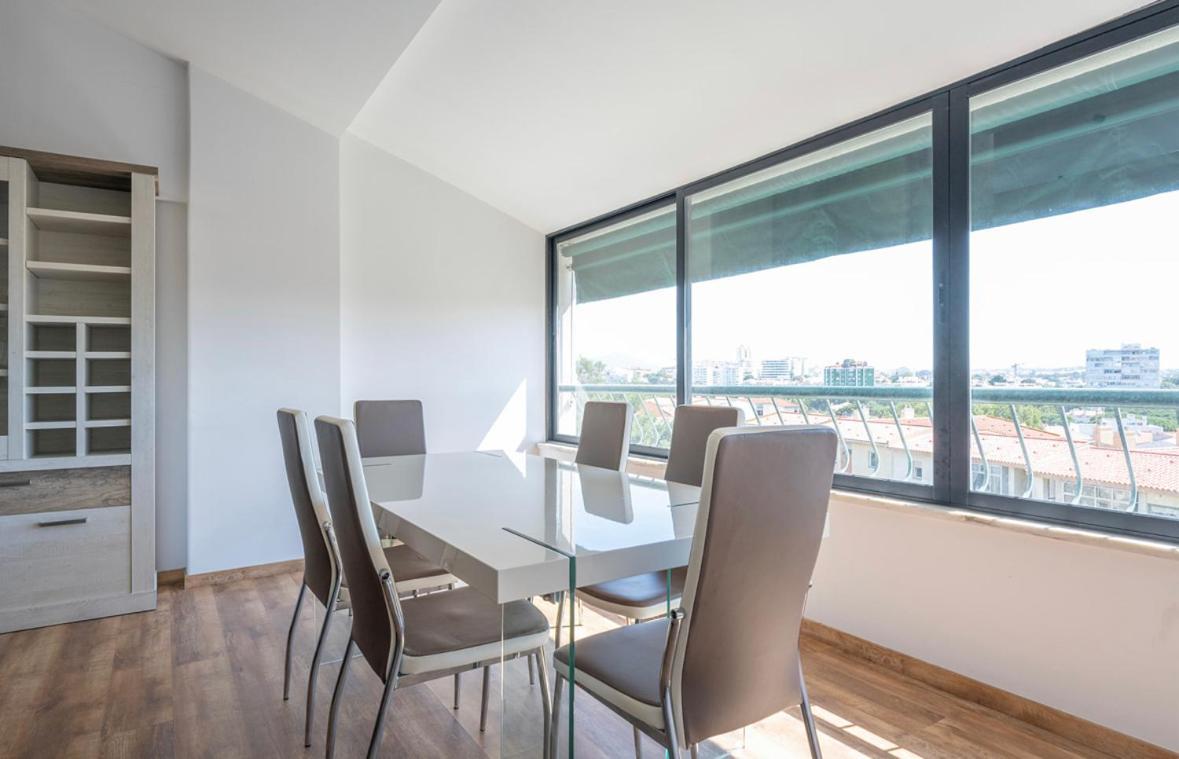 Apartment Terrace *